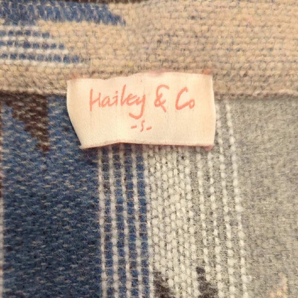 Blue And Gray Patterned Jacket - image 2